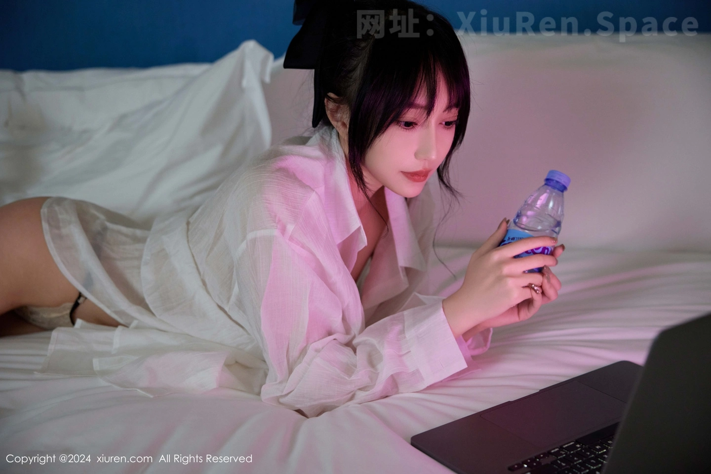 图片[2]-[XiuRen秀人网] VOL.9274 模特玥儿玥er浴室性感白色衬衫配白色丝袜秀曼妙身姿诱惑写真75P-秀人网官方网站